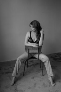 Entspannte Pose während eines Portrait-Shootings – Anleitung statt Zufall